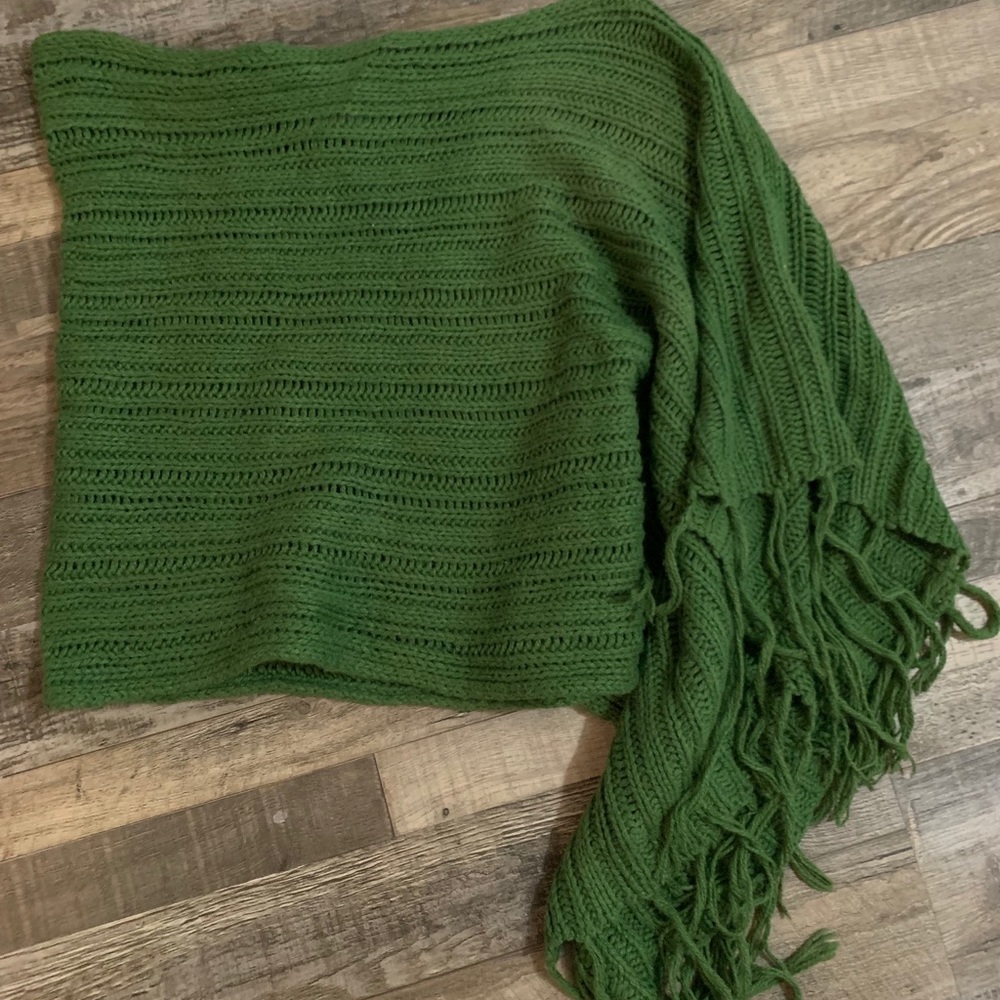 Poncho/ Shawl